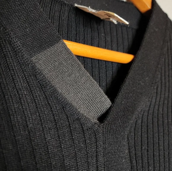 Armani Wool Black RibbedV-Neck Sweater Men's Sz Medium Giorgio Armani Collezioni